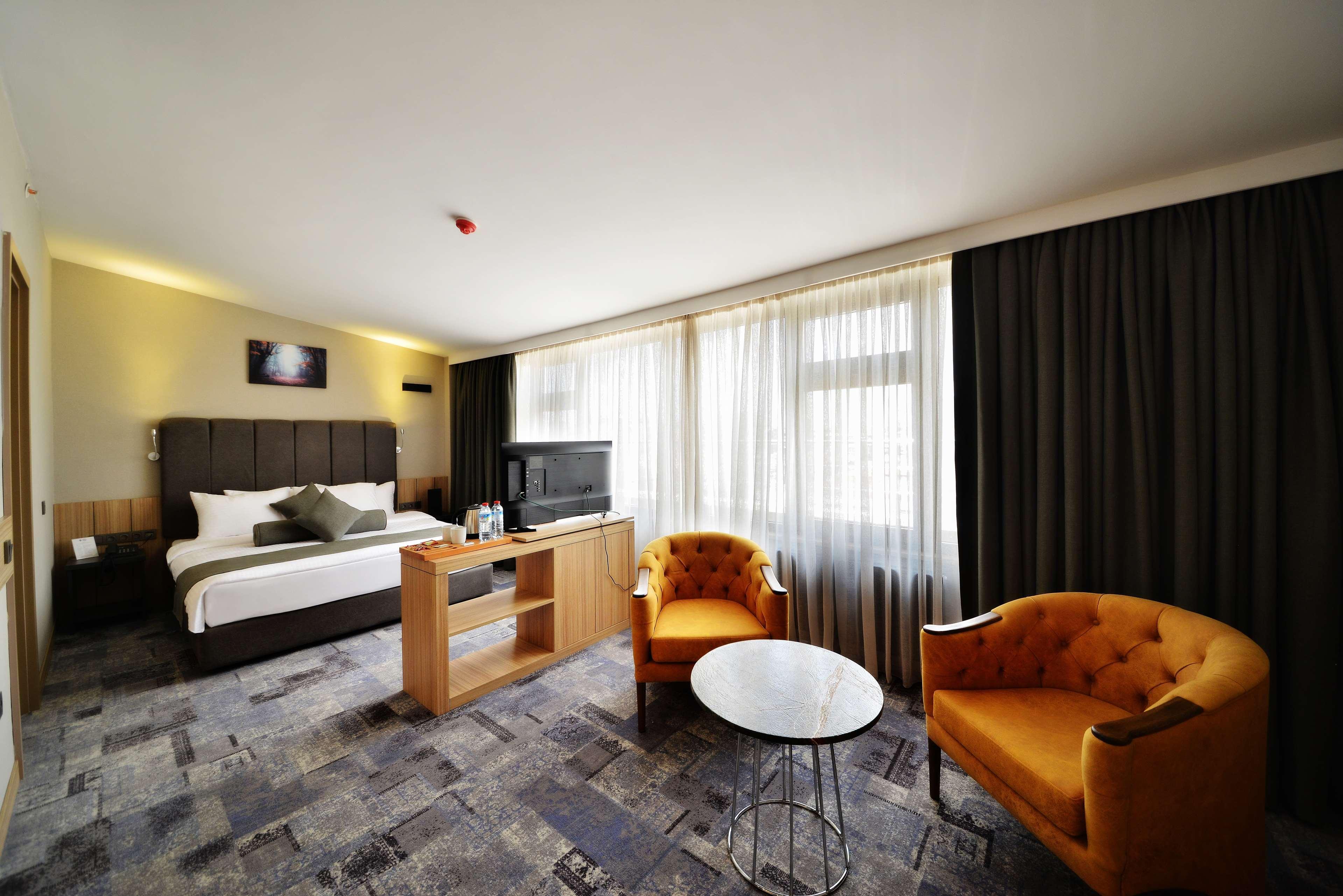 Western Center Hotel 4*