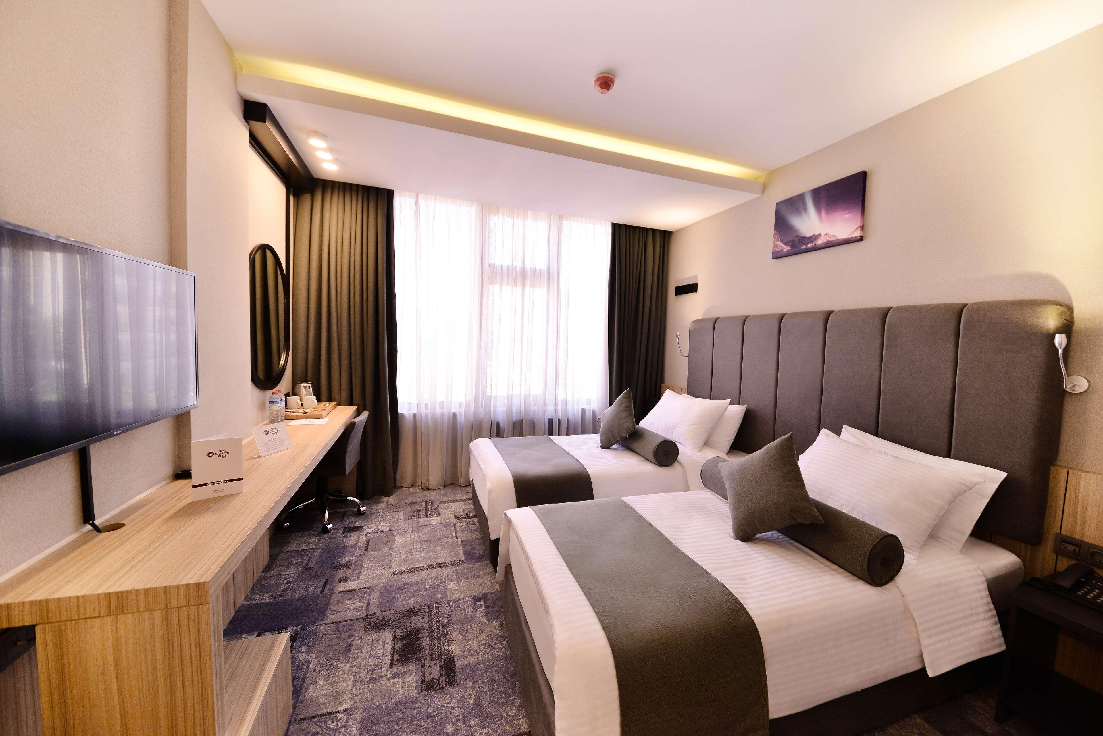 Hotel Western Center 4*